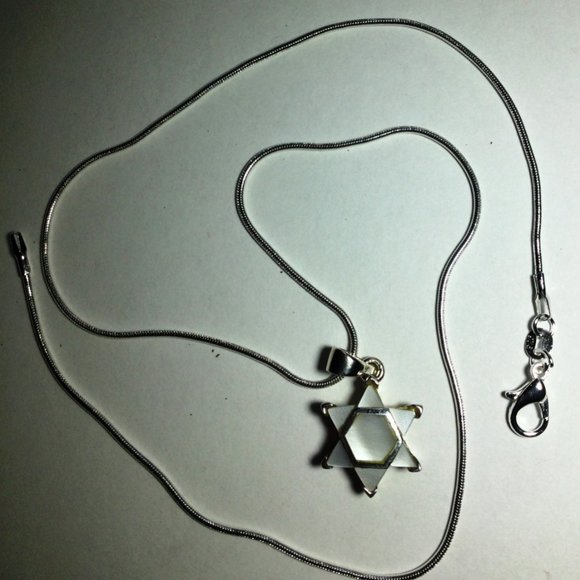 Star of David Silver and Mother Of Pearl Necklace - Picture 4 of 4